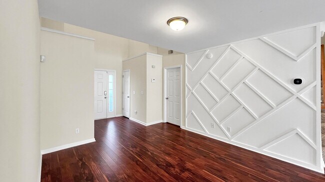 Building Photo - 4824 Willow Brook Ln