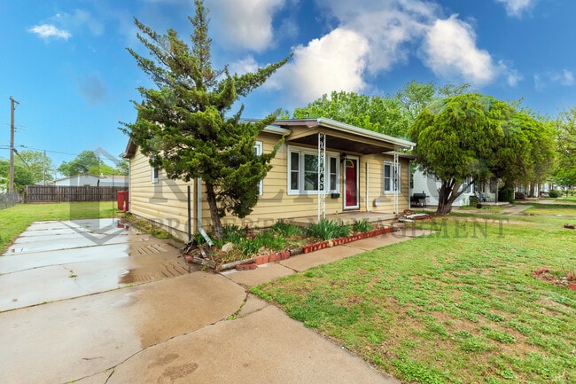 Building Photo - 2328 W Crawford St