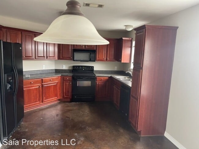 Building Photo - 3 br, 2 bath House - 16074 Zenith Dr