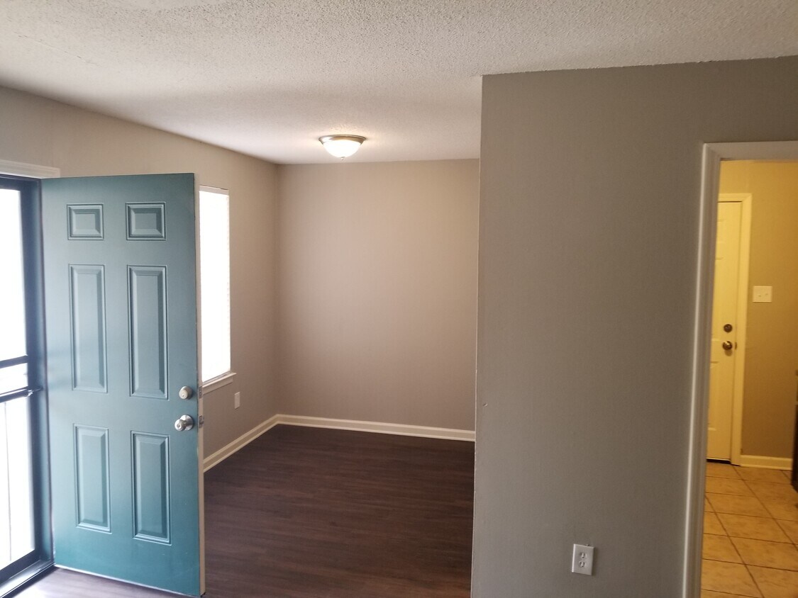 Foto principal - 2859-61 Baskin st. Memphis, Tn. 38127