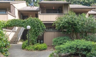 Building Photo - 30 Arbor Ct