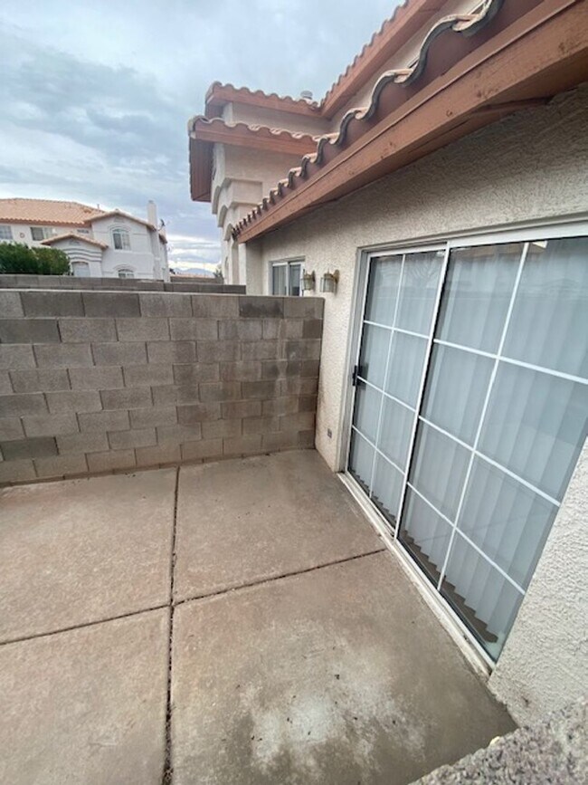 Foto del edificio - Cozy 3 Bedroom Summerlin Townhome for Rent!