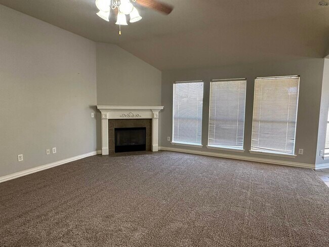 Foto del edificio - 5214 Sunnybrook Ln