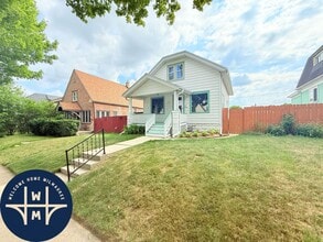 Building Photo - 2054 S 72nd St
