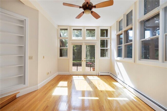 Foto del edificio - 107 Old Beach Rd