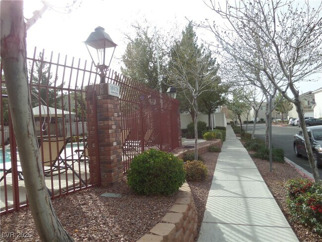 Foto del edificio - 10382 Cherry Brook St