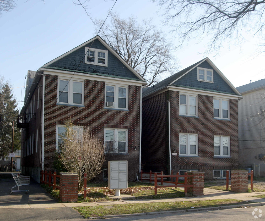 Foto del edificio - 1109-1113 Harrison Ave