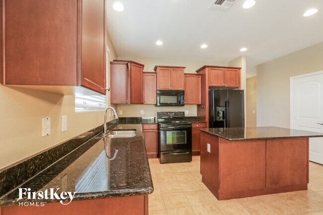 Building Photo - 1809 W Loemann Dr