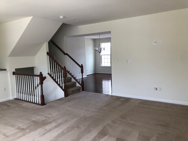 Building Photo - 708 Stonehouse Way