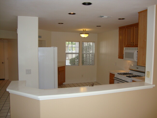 Foto del edificio - Great 3 Bdrm, 2.5 bath Gated Community