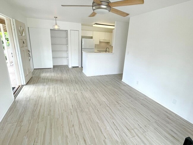 Building Photo - Top-Floor 2BR / 1.5BA Southpointe Condo – ...