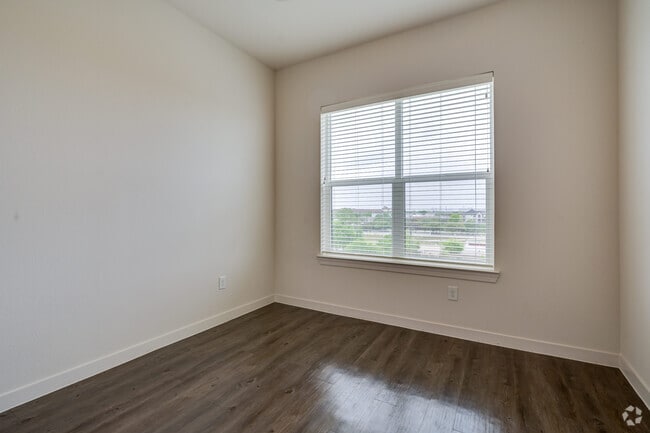 2BR, 2BA - 1,094SF - Mezzo Kirby Med Center