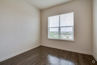 2BR, 2BA - 1,094SF - Mezzo Kirby Med Center