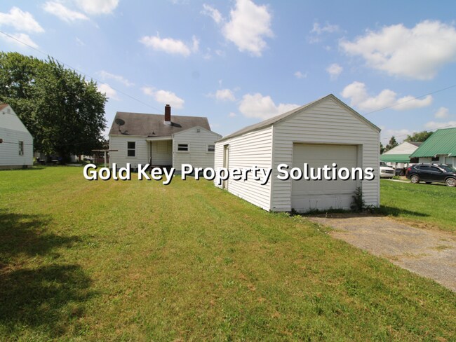 Building Photo - MEADOWBROOK AREA 2 BR 1 BA House with Central Air and Garage (SECTION 8 APPROVED)