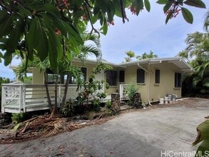 Building Photo - 1069 Aalapapa Dr