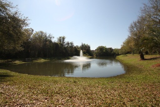 Foto del edificio - 6985 Ortega Woods Dr