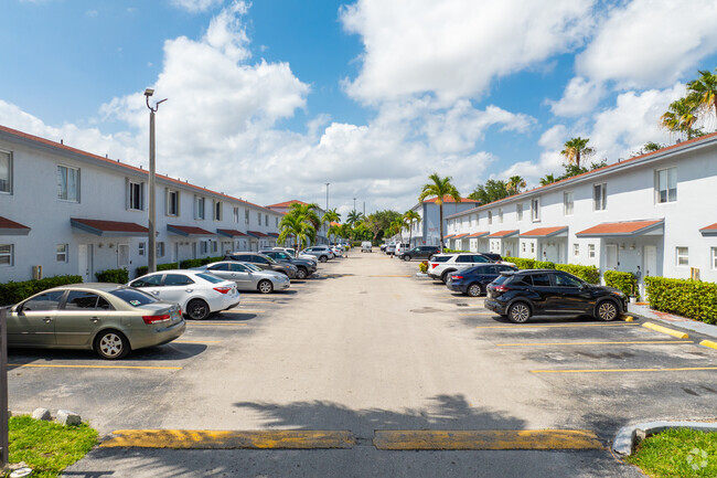 Foto del edificio - La Villas De Fountainbleu