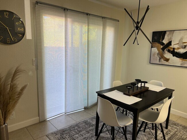 Foto del edificio - Charming 3 Bedroom Townhome in Vacaville