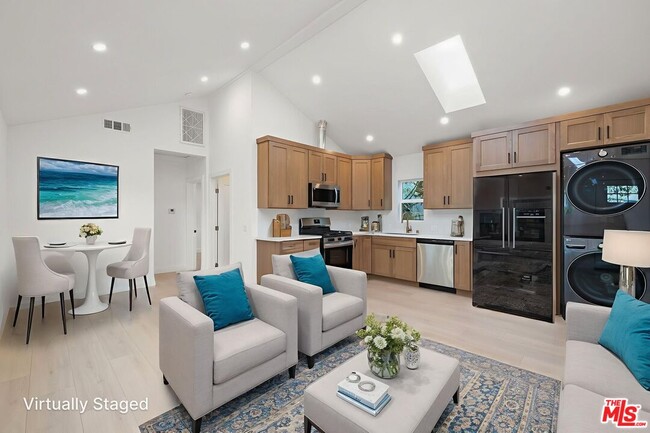 Building Photo - 609 Sunset Ave