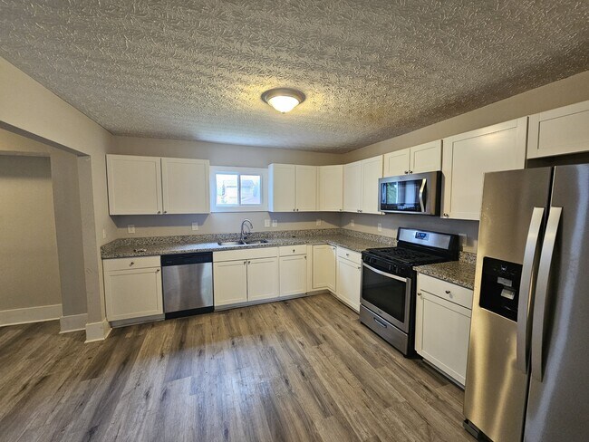 Building Photo - 241 Brehl Ave