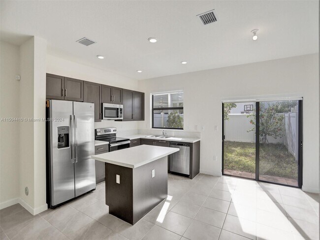 Foto del edificio - 3436 W 111th Pl