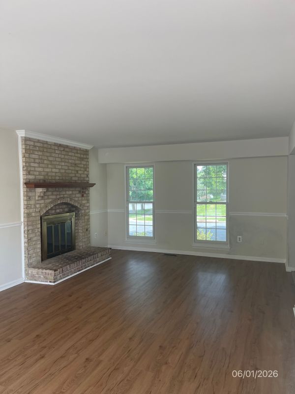 Foto del edificio - 916 Pointer Ridge Dr