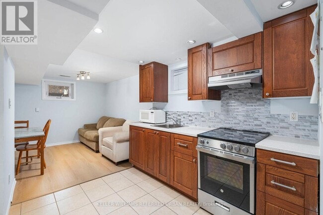 Building Photo - 39 Cayuga Ave