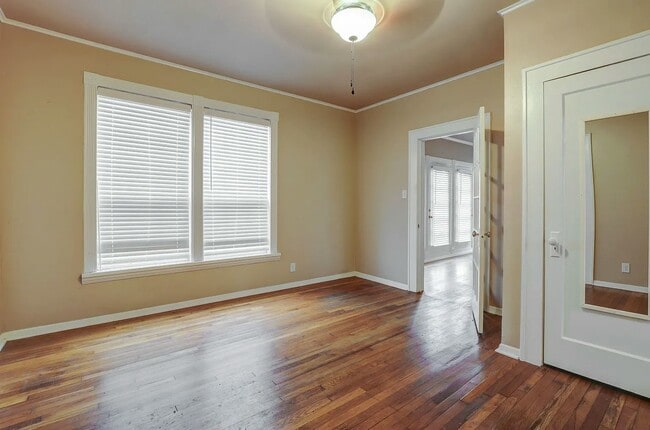 Foto del edificio - 2106 Laurel St