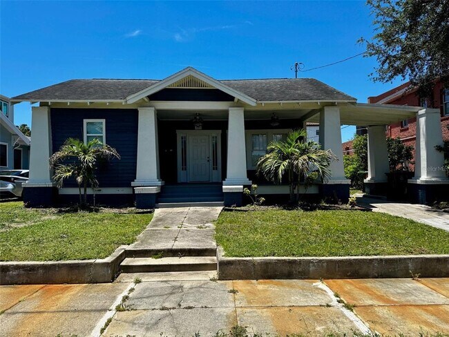 Building Photo - 403 S Albany Ave
