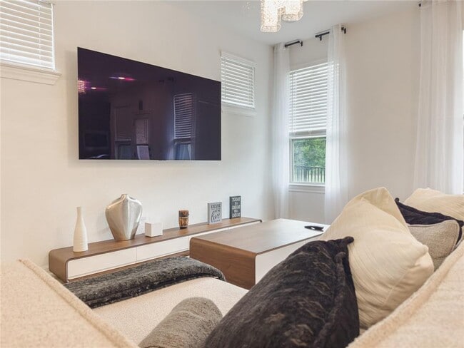Foto del edificio - 2725 Woodall Dr