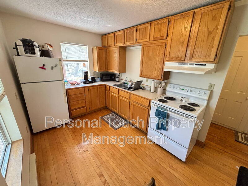 Primary Photo - 411 4th Ave S