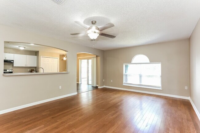 Foto del edificio - 6951 Playpark Trail