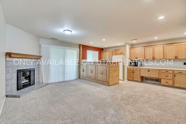 Foto del edificio - 7755 S Briarsprings Dr
