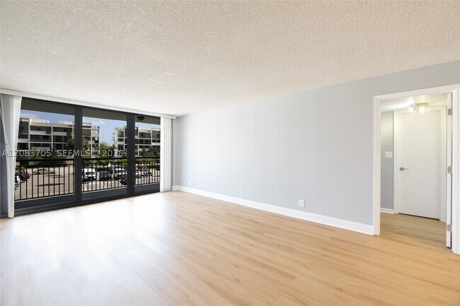 Foto del edificio - 3031 N Ocean Blvd