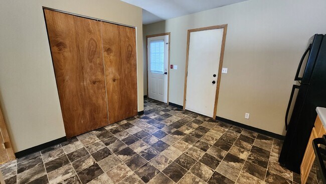 Foto del edificio - 2 Bedroom, 1.5 Bathroom Townhouse with Att...