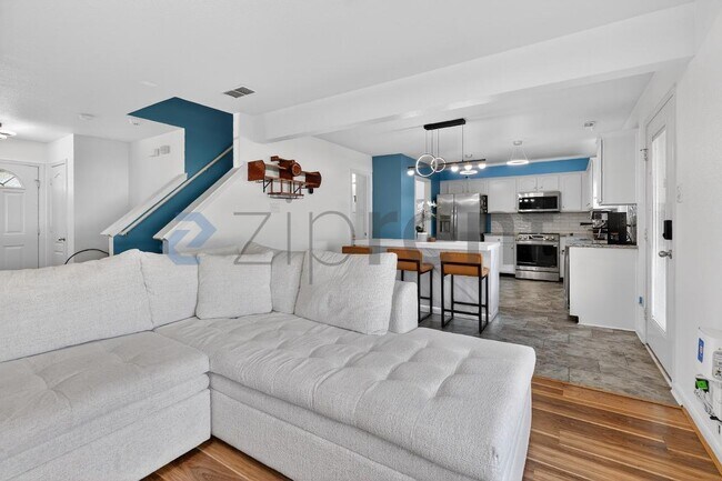 Foto del edificio - 504 Zander Woods Ct