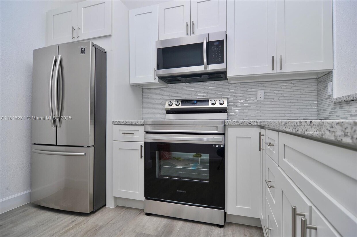 Primary Photo - 1658 SE 28th Ct