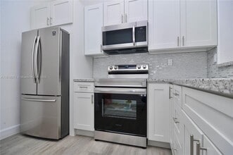 Building Photo - 1658 SE 28th Ct