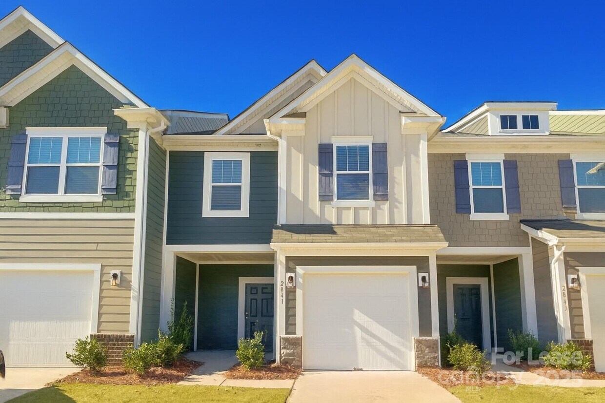 Foto principal - 2841 Yeager Dr NW