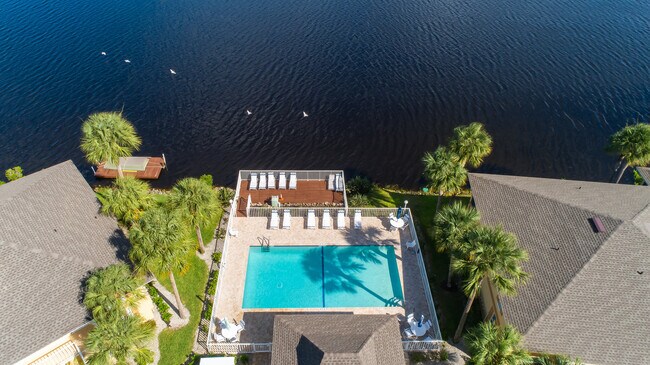 Foto del edificio - Mainsail III - 2 bedroom 2 bath furnished -ANNUAL RENTAL $1875-Available NOW