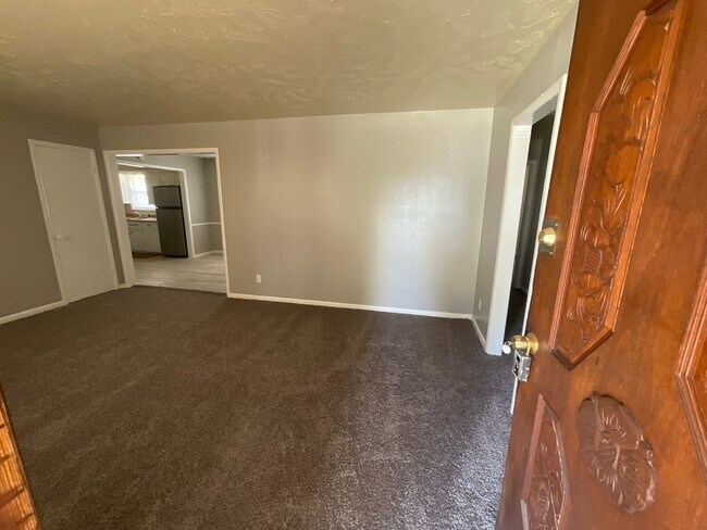 Foto del edificio - 3 Bed, 2 Bath, 1 Car Garage