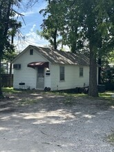 Building Photo - 111 W Lindburg St