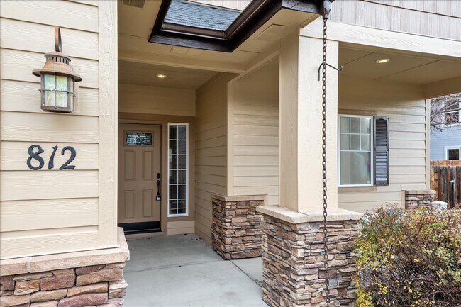 Building Photo - 812 W White Sands Dr