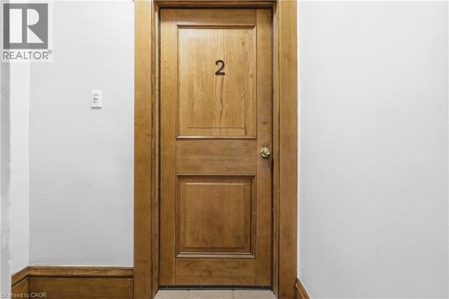 Building Photo - 65 Fairholt Rd S