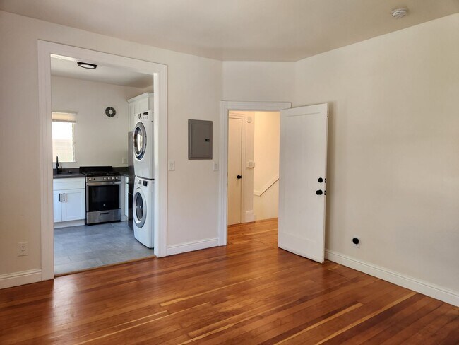 Foto del edificio - College Ave Apartment for Rent