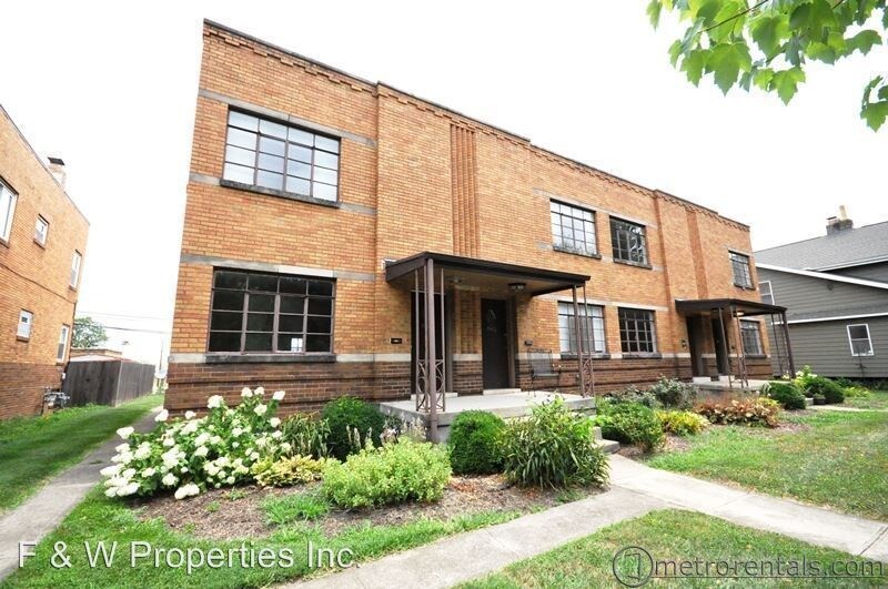 Primary Photo - 958 Northwest Blvd
