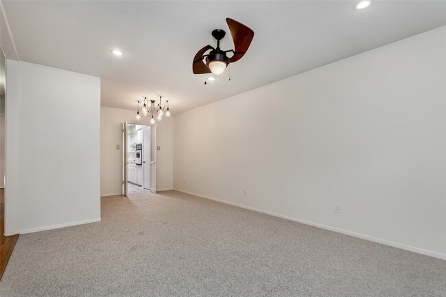 Building Photo - 7475 Brentcove Cir