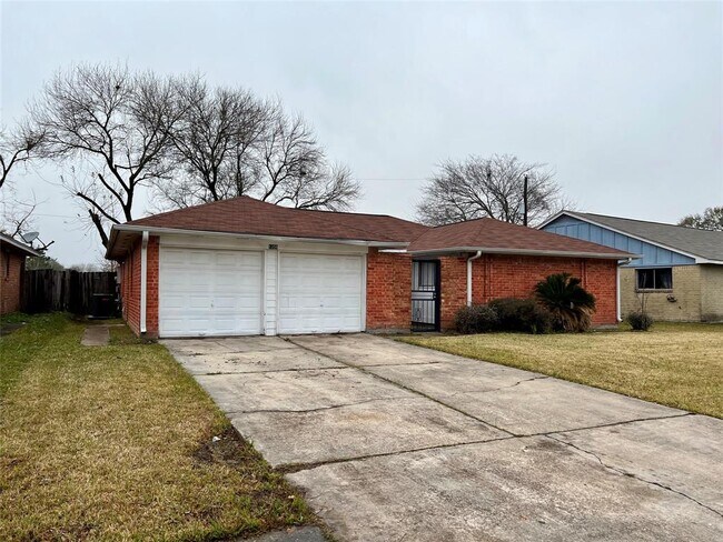 Building Photo - 1359 Tenderden Dr