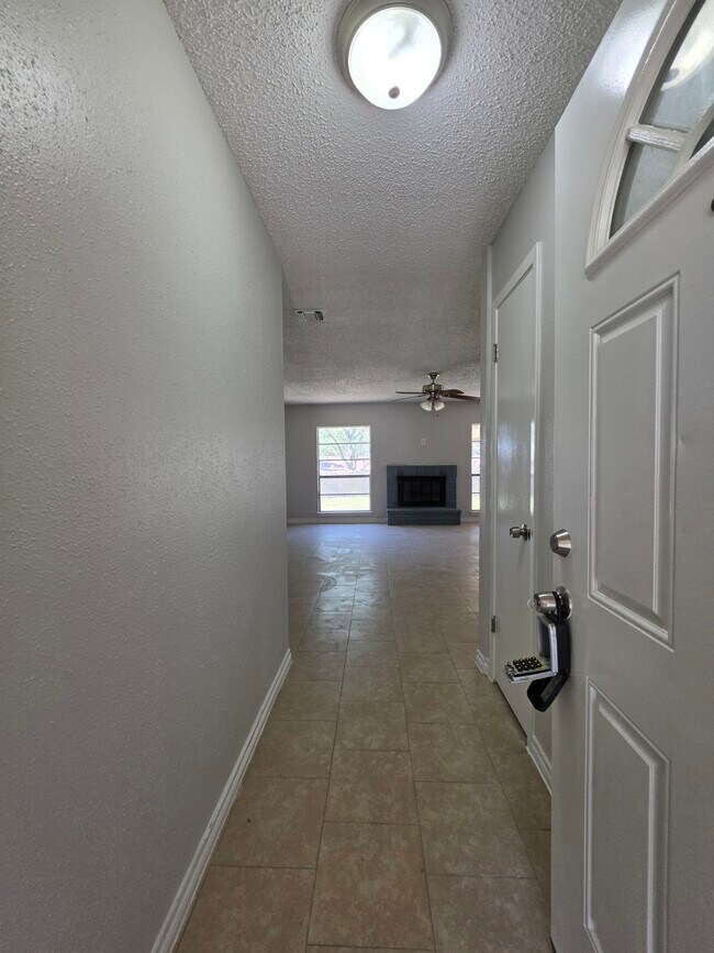 Camino de entrada - 10562 Bounty Dr