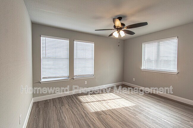 Building Photo - 1329 Good Lane Denton, TX 76209